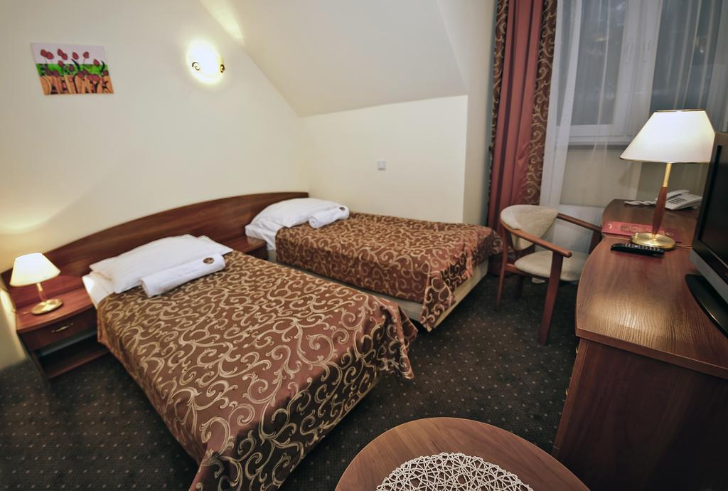 Hotel Wityng Ślesin 客房 照片